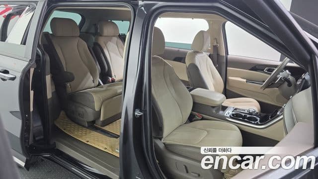 Kia Carnival 2023 — Фото 12/20