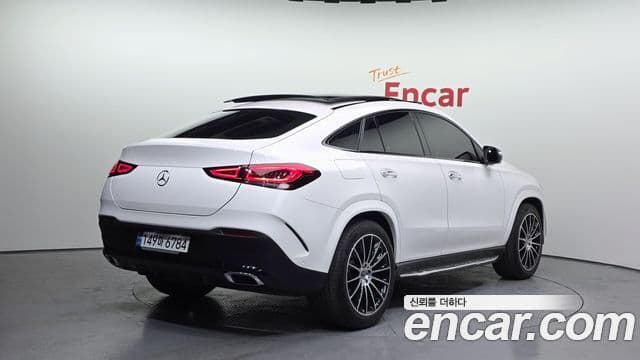 Mercedes-Benz GLE-Class 2022 — Photo 6/20
