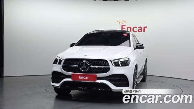 Mercedes-Benz GLE-Class 2022 — Photo 9/20