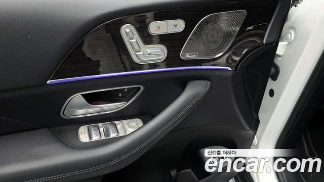 Mercedes-Benz GLE-Class 2022 — Photo 7/20