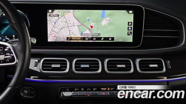 Mercedes-Benz GLE-Class 2022 — Photo 18/20