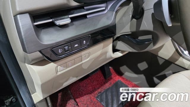 Kia Carnival 2020 — ფოტო 18/20