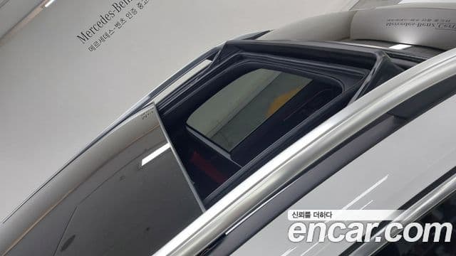 Mercedes-Benz GLB-Class 2022 — Фото 12/20