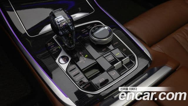 BMW X7 2021 — ფოტო 8/20