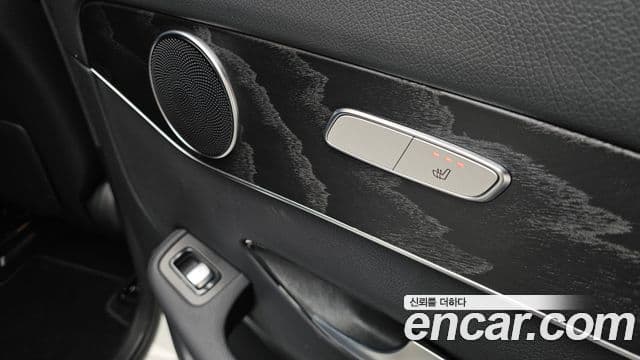 Mercedes-Benz GLC-Class 2019 — ფოტო 18/20