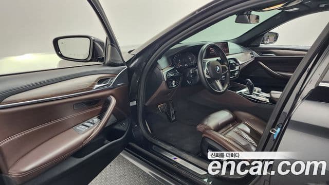BMW 5 Series 2020 — Şəkil 10/20