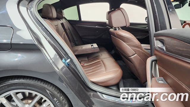 BMW 5 Series 2020 — Şəkil 12/20