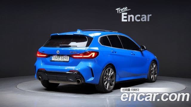 BMW 1 Series 2022 — Şəkil 13/20