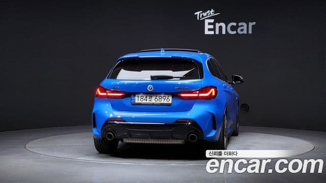 BMW 1 Series 2022 — Şəkil 9/20