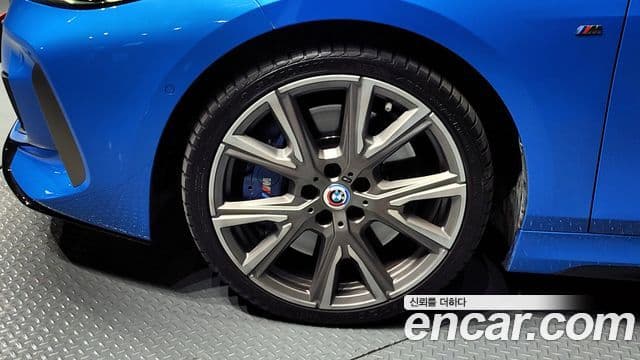 BMW 1 Series 2022 — Şəkil 19/20