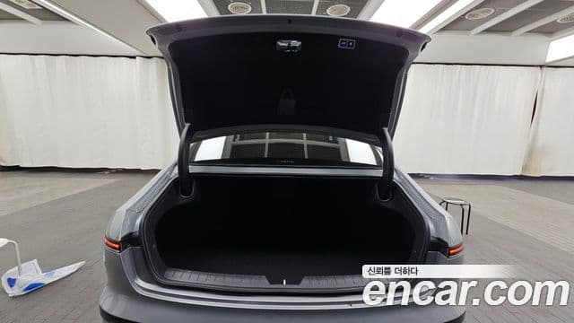 Hyundai Grandeur Hybrid 2023 — ფოტო 19/20