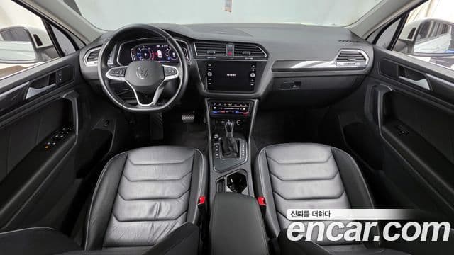 Volkswagen Tiguan 2022 — ფოტო 7/20