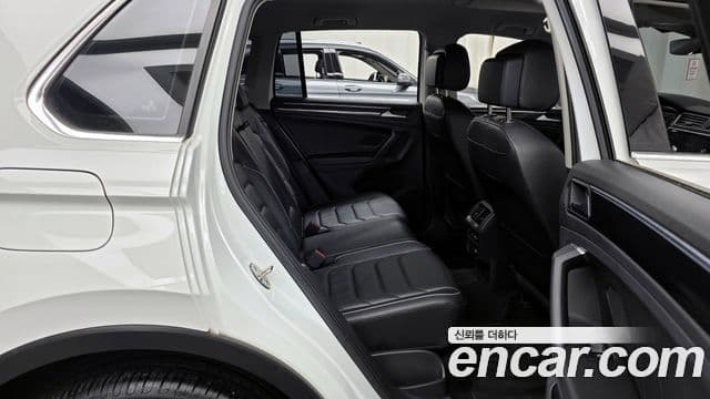 Volkswagen Tiguan 2022 — ფოტო 12/20