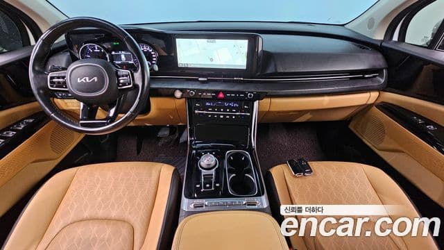 Kia Carnival 2021 — ფოტო 7/20