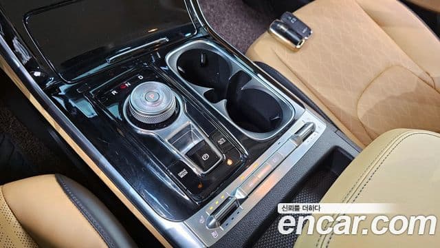 Kia Carnival 2021 — ფოტო 9/20