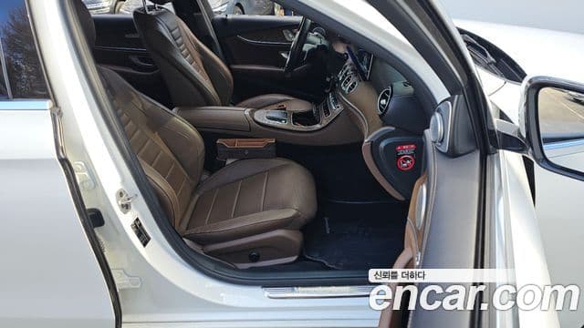 Mercedes-Benz E-Class 2021 — Şəkil 10/20