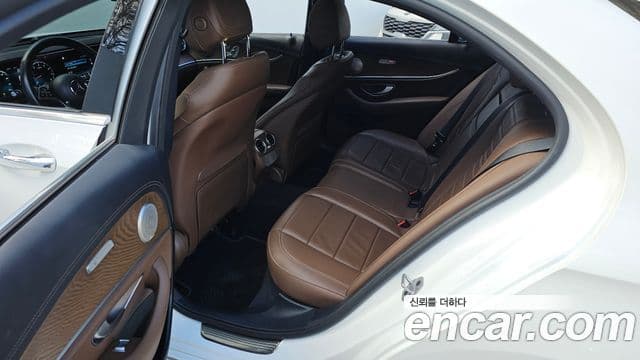Mercedes-Benz E-Class 2021 — Şəkil 12/20