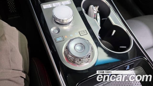 Genesis GV70 2024 — Şəkil 9/20