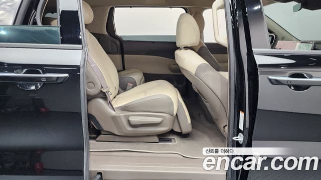 Kia Carnival 2025 — Photo 19/20