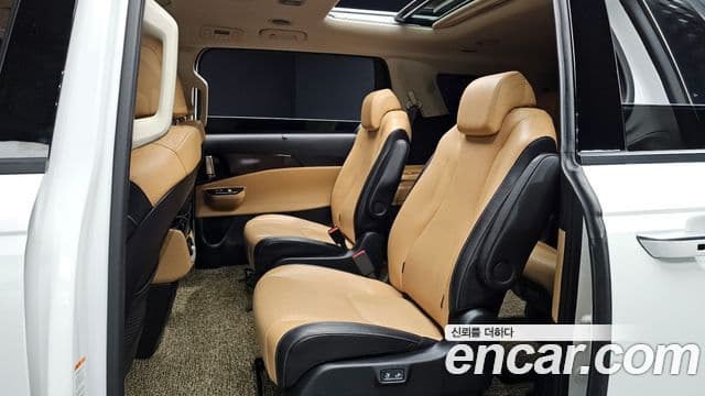 Kia Carnival 2022 — Фото 12/20