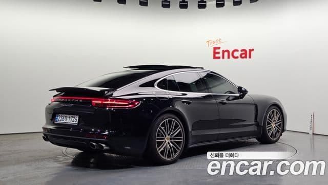 Porsche Panamera 2018 — Photo 3/20