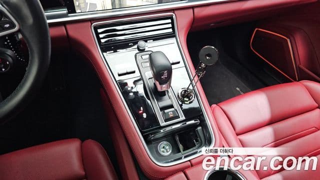 Porsche Panamera 2018 — Photo 14/20