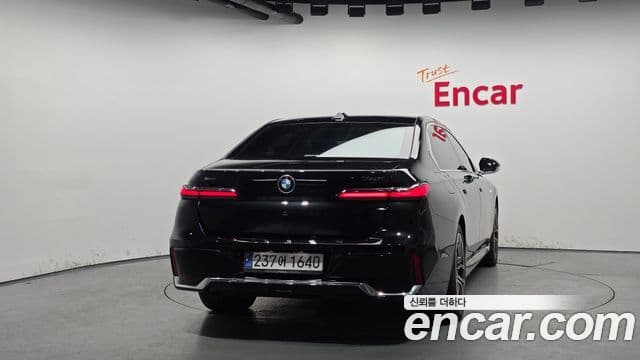 BMW 7 Series 2024 — ფოტო 4/20