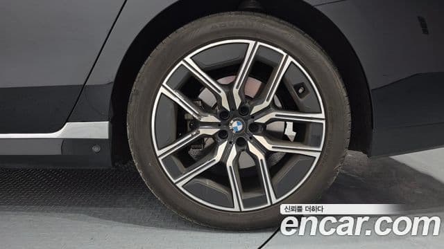 BMW 7 Series 2024 — ფოტო 5/20
