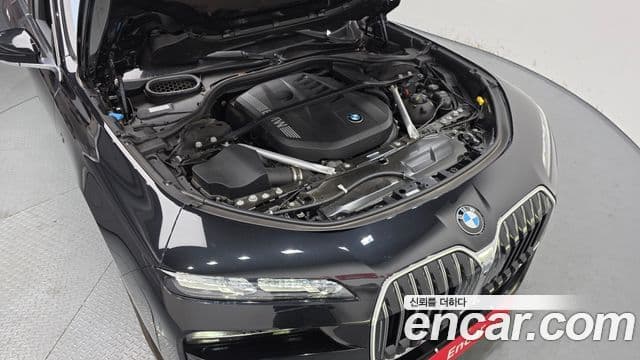 BMW 7 Series 2024 — ფოტო 6/20