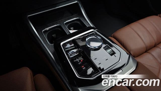 BMW 7 Series 2024 — ფოტო 9/20