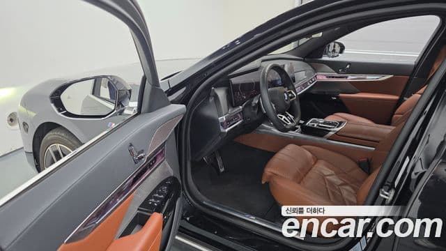 BMW 7 Series 2024 — ფოტო 11/20