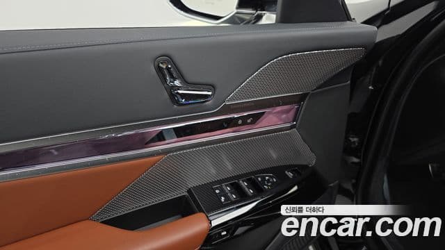 BMW 7 Series 2024 — ფოტო 17/20