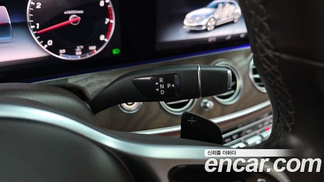 Mercedes-Benz E-Class 2018 — фото 9 из 20