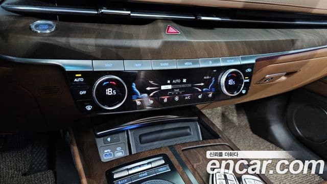 Genesis Electrified G80 2020 — ფოტო 16/20