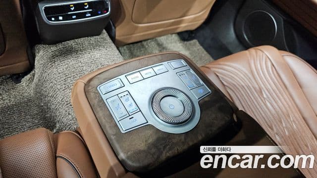 Genesis Electrified G80 2020 — ფოტო 17/20