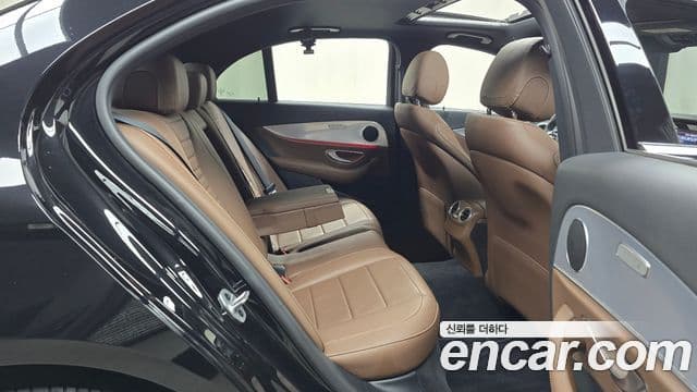 Mercedes-Benz E-Class 2020 — Şəkil 12/20