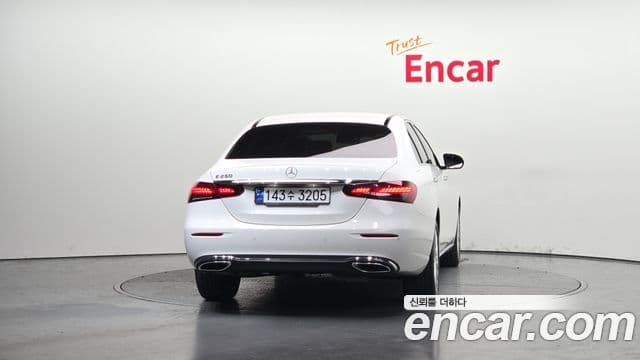 Mercedes-Benz E-Class 2023 — Şəkil 4/20