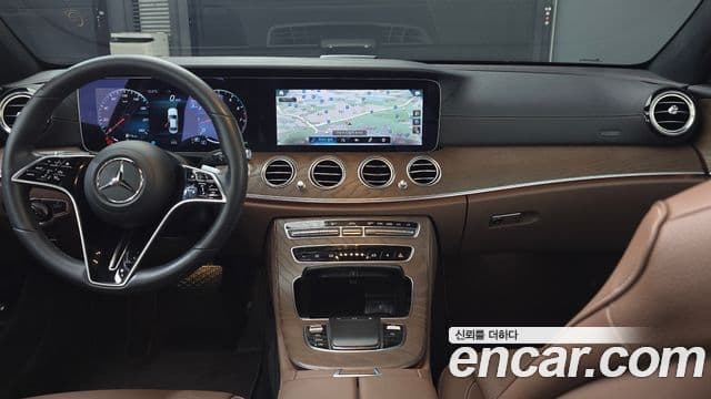 Mercedes-Benz E-Class 2023 — Şəkil 18/20