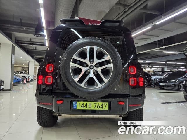 Land Rover Defender 2025 — ფოტო 4/20