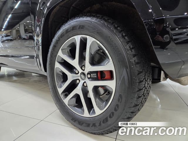 Land Rover Defender 2025 — ფოტო 20/20