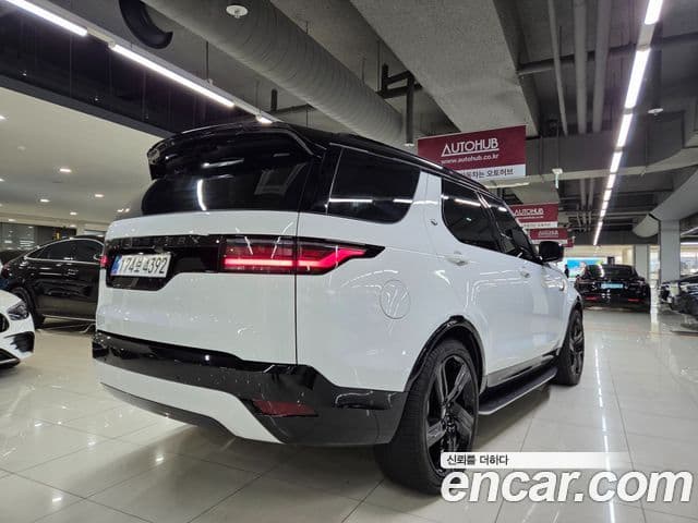 Land Rover Discovery 5 2025 — Photo 6/20