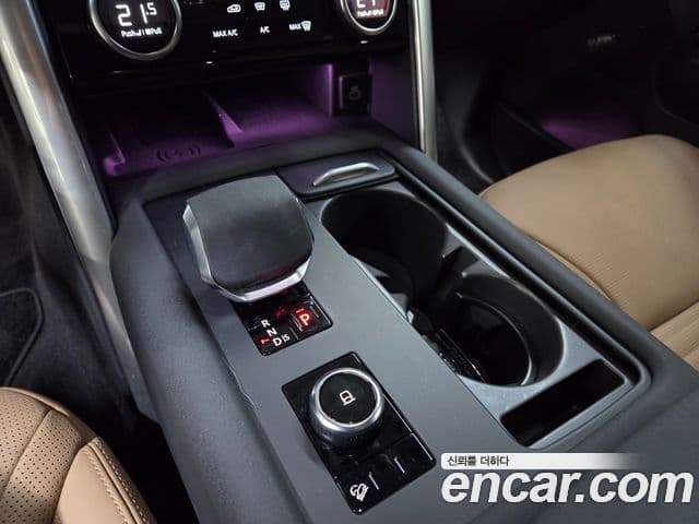 Land Rover Discovery 5 2025 — Photo 11/20