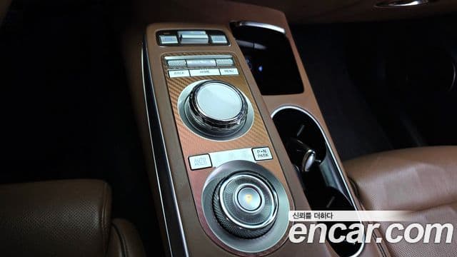 Genesis GV70 2022 — ფოტო 9/20