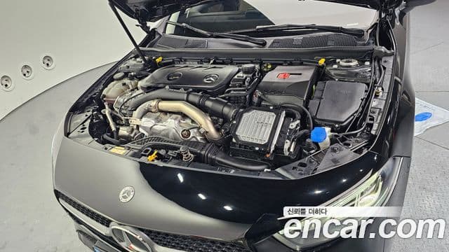 Mercedes-Benz A-Class 2025 — ფოტო 6/20