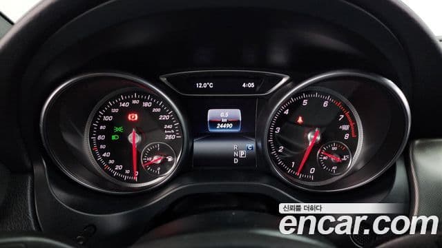 Mercedes-Benz CLA-Class 2018 — Şəkil 8/20