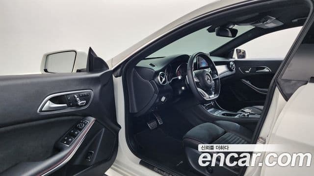 Mercedes-Benz CLA-Class 2018 — Şəkil 10/20
