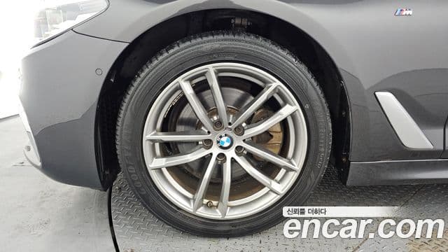 BMW 5 Series 2018 — Şəkil 5/20