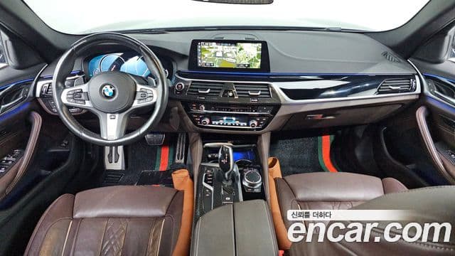 BMW 5 Series 2018 — Şəkil 7/20