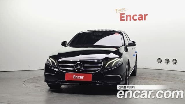 Mercedes-Benz E-Class 2019 — ფოტო 3/20