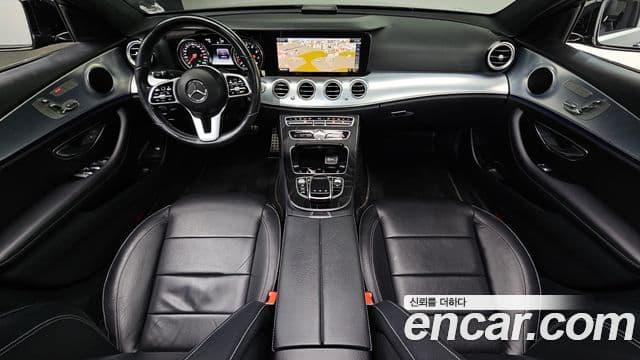 Mercedes-Benz E-Class 2019 — ფოტო 7/20